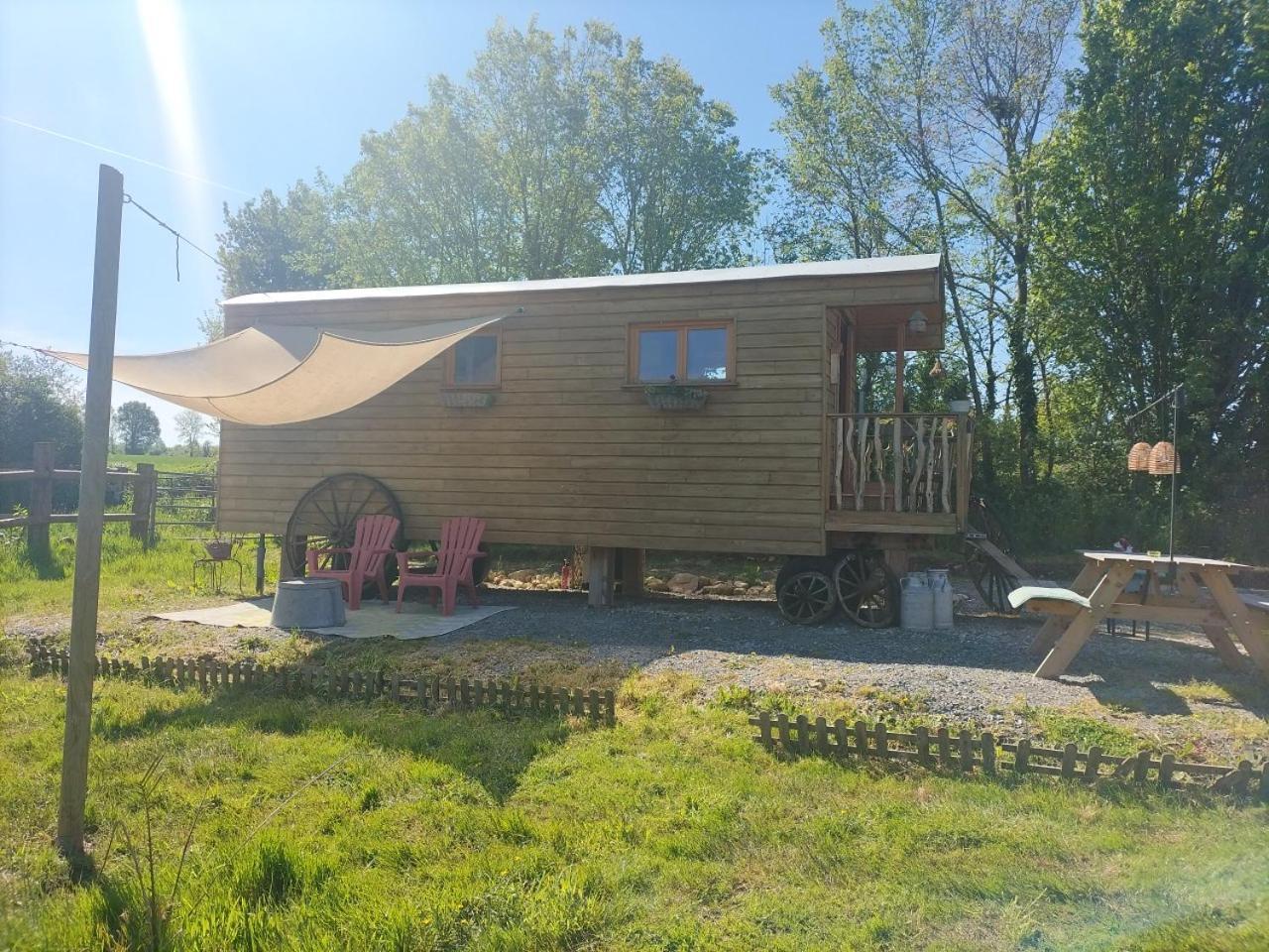 La Roulotte De Jane Guest House Margon  Exterior photo